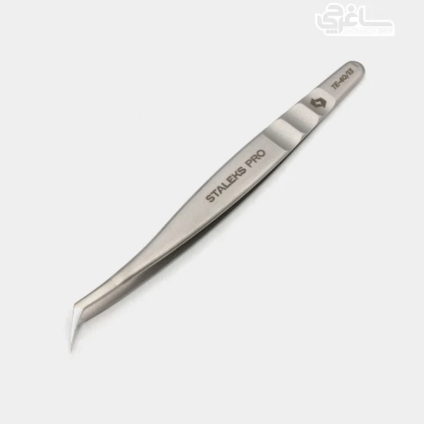 پنس حرفه‌ای مژه برند STALEKS PRO مدل TE-40/13 از جمله لوازم کاربردی و مناسب برای کاشت و اکستنشن مژه می‌باشد.اکستنشن مژه روشی است برای زیباتر شدن مژه ها...